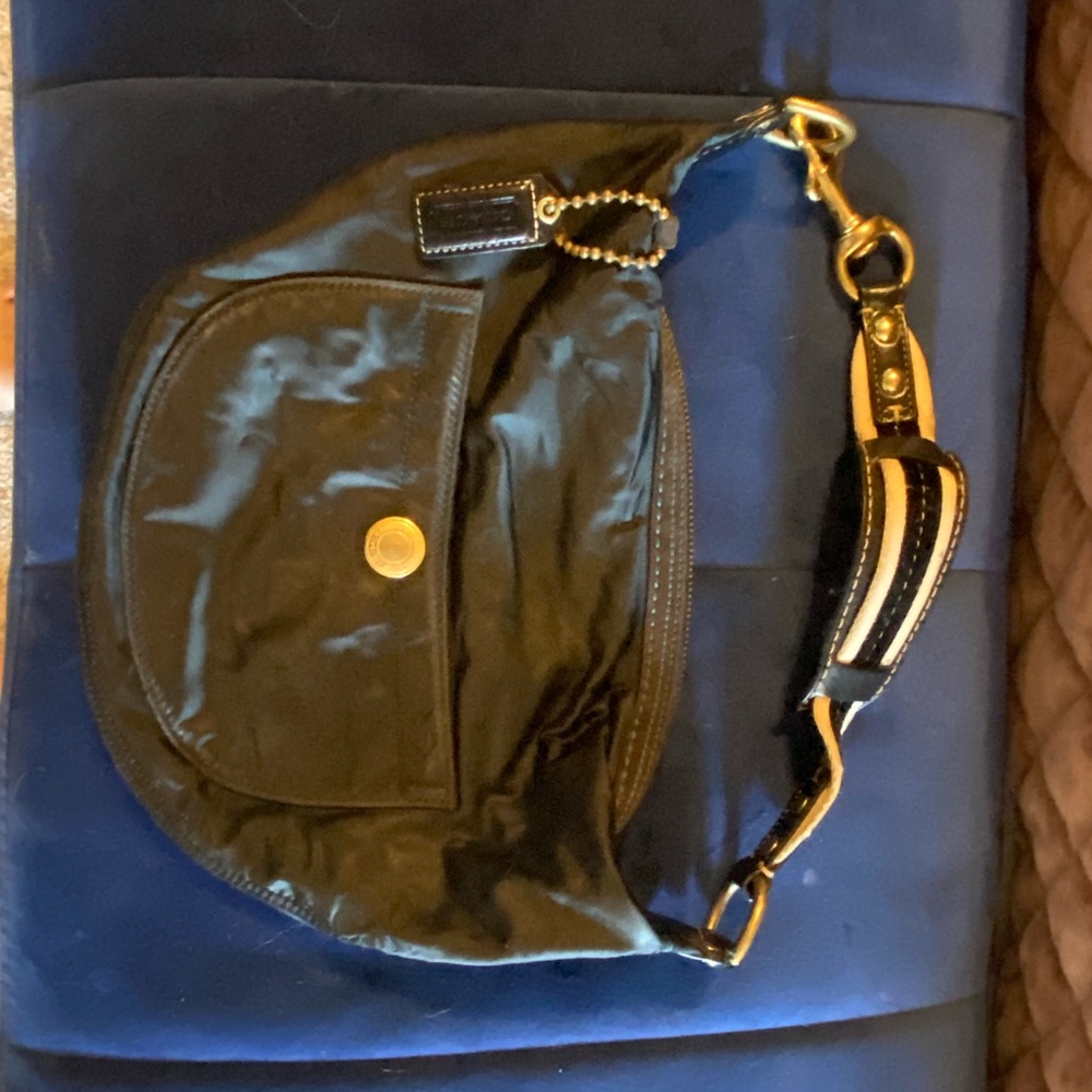 Cute Early 2000’s Coach purse
